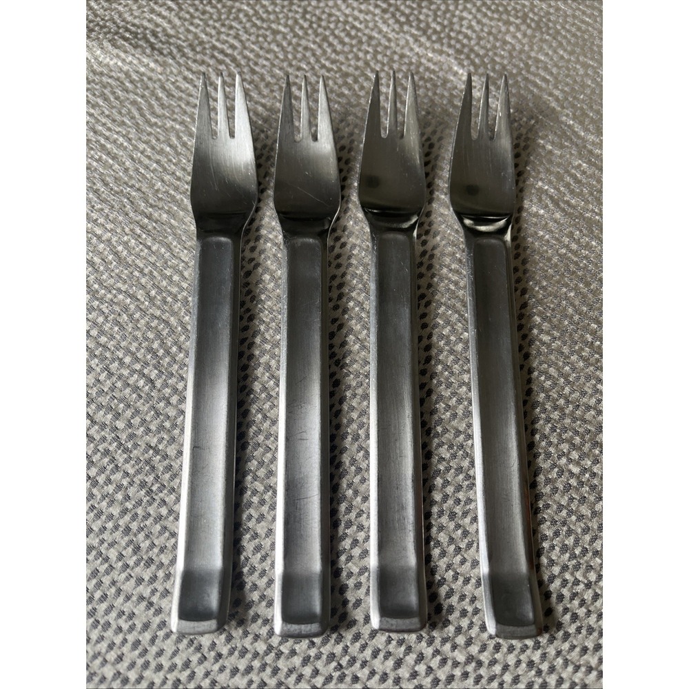 Ikea POEM Satin Dinner‎ Forks 8 1/8"  Used * Set of 4 " China GOOD Condition